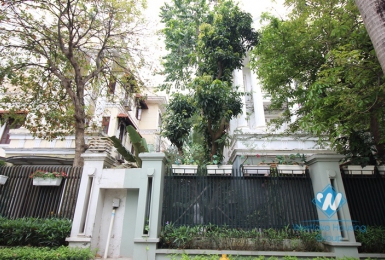 Beautiful 5 bedrooms house for rent in CIputra Compound 